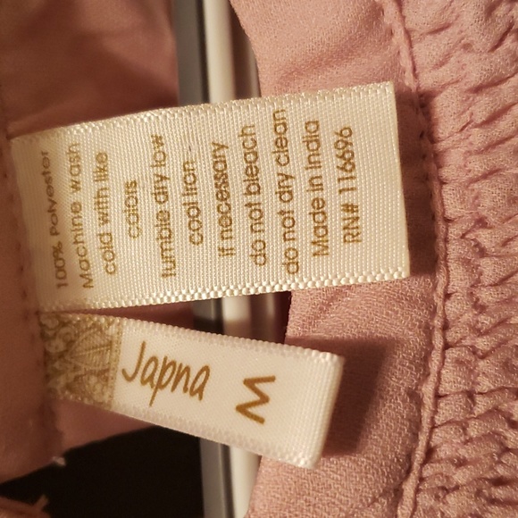 pale pink sleeves dress - Picture 4 of 4